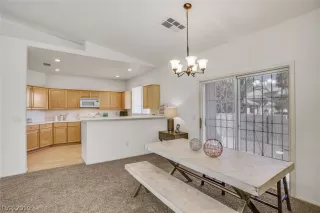 Photo #4: 2139460 Listing