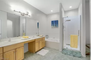 Photo #5: 2139460 Listing