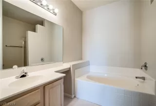 Photo #3: 2139488 Listing