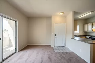 Photo #5: 2139488 Listing