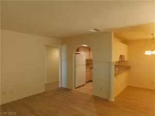 Photo #5: 2139529 Listing 