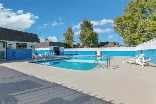 Photo #4: 2139539 Listing