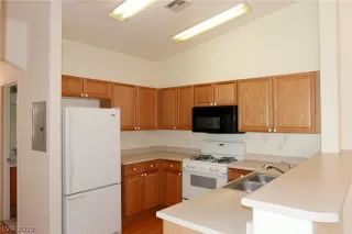 Photo #5: 2139552 Listing