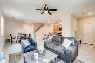 Photo #2: 2139557 Listing