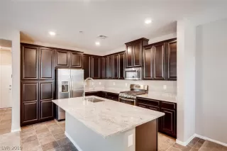 Photo #2: 2139592 Listing