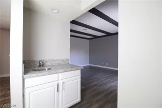 Photo #4: 2139620 Listing