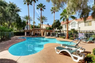 Photo #1: 2139656 Listing