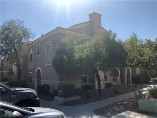 Photo #1: 2139659 Listing