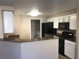 Photo #6: 2139659 Listing