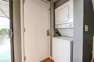 Photo #5: 2139668 Listing