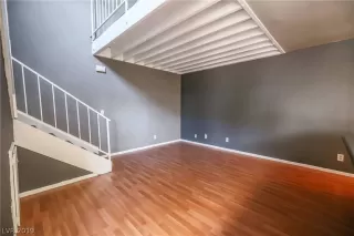 Photo #6: 2139668 Listing