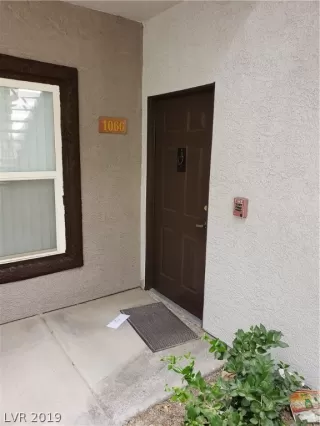 Photo #2: 2139683 Listing