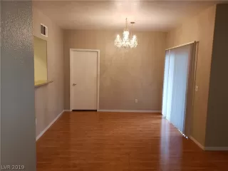 Photo #3: 2139683 Listing