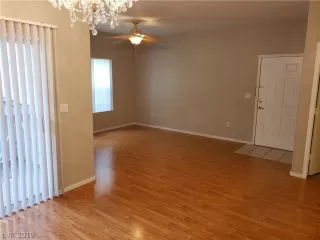 Photo #6: 2139683 Listing