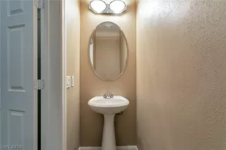 Photo #3: 2139745 Listing