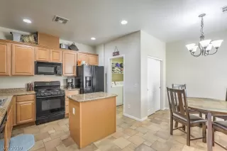 Photo #3: 2139759 Listing 