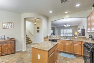 Photo #5: 2139759 Listing 