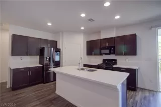 Photo #2: 2139898 Listing