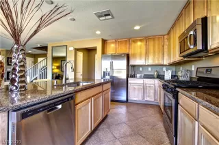 Photo #3: 2139928 Listing 