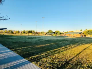 Photo #3: 2139947 Listing 