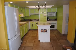 Photo #2: 2139981 Listing