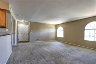 Photo #2: 2139982 Listing