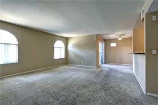 Photo #3: 2139982 Listing