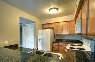 Photo #6: 2139982 Listing