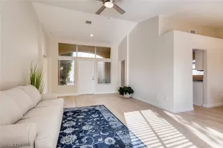 Photo #5: 2140108 Listing 