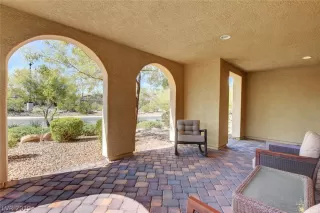 Photo #5: 2140202 Listing 