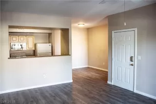 Photo #3: 2140229 Listing 