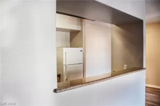 Photo #5: 2140229 Listing 