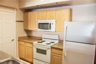 Photo #6: 2140229 Listing 