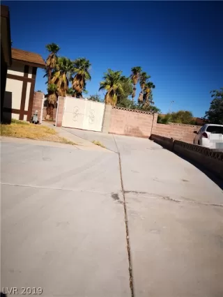 Photo #2: 2140236 Listing