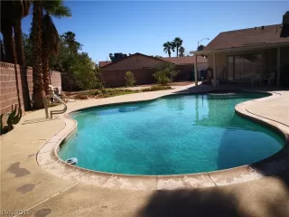 Photo #4: 2140236 Listing