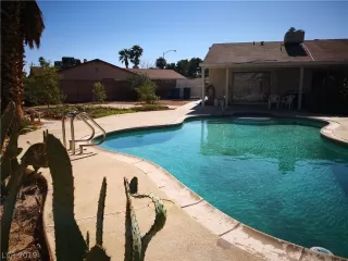 Photo #6: 2140236 Listing