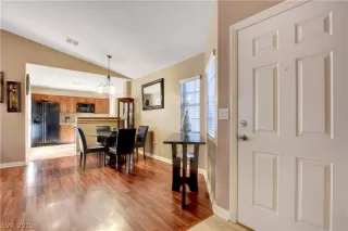 Photo #4: 2140243 Listing 