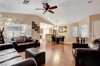 Photo #6: 2140243 Listing 