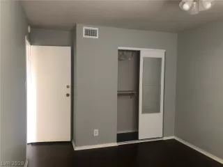 Photo #5: 2140249 Listing 