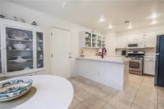 Photo #6: 2140278 Listing 