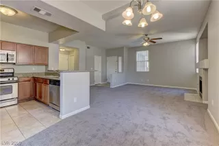 Photo #5: 2140310 Listing 