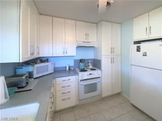 Photo #4: 2140312 Listing 