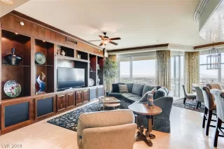 Photo #5: 2140318 Listing