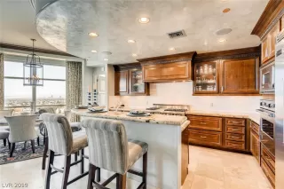 Photo #6: 2140318 Listing