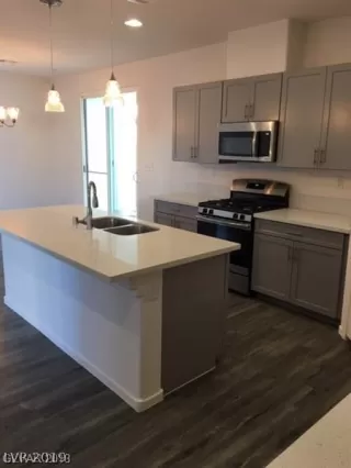 Photo #1: 2140327 Listing 