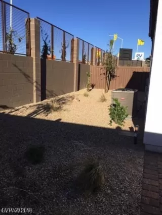 Photo #4: 2140327 Listing 