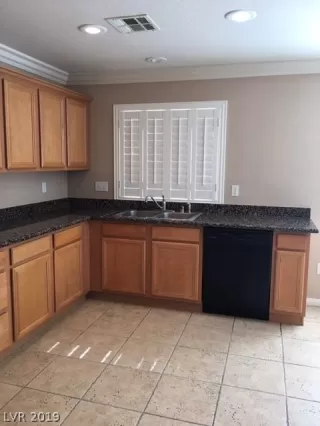 Photo #3: 2140414 Listing 