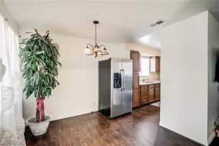 Photo #6: 2140465 Listing 