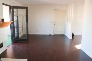 Photo #6: 2140478 Listing