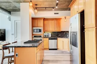 Photo #1: 2140504 Listing 